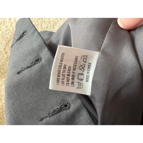 Men's Gray Slim Fit Button Down Vest - Size Medium - Picture 6 of 6